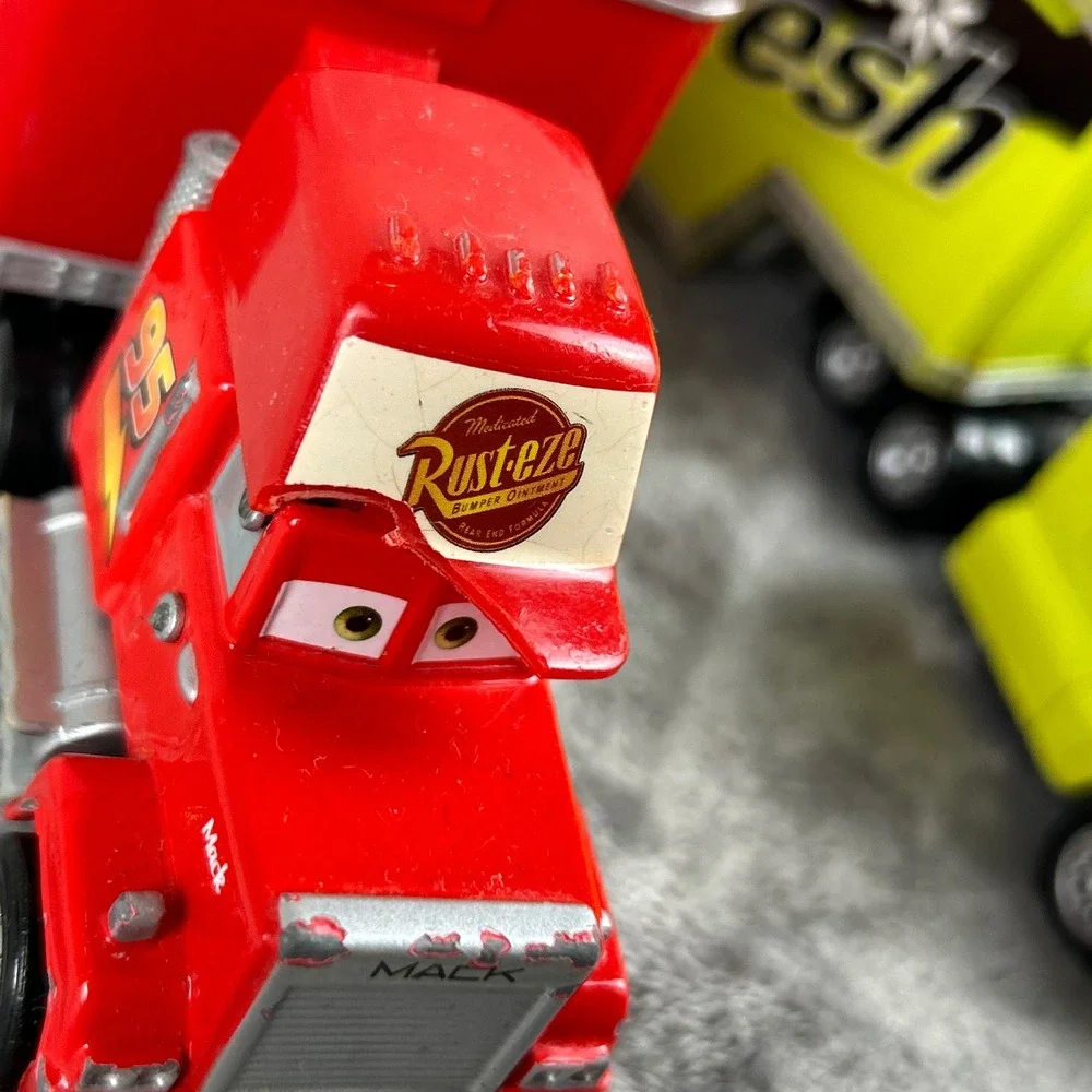 Disney Pixar Cars Mack Hauler and Trunk Fresh 34 Hauler Truck Lot Red Green
